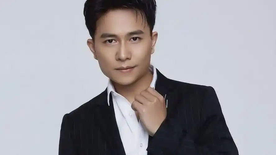 2022还有谁在听《离不开天空的云》欢子