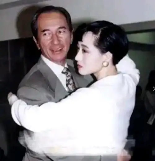 狄波拉|赌王|何鸿燊_新浪新闻