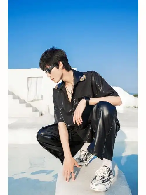 一组帅帅的小男生