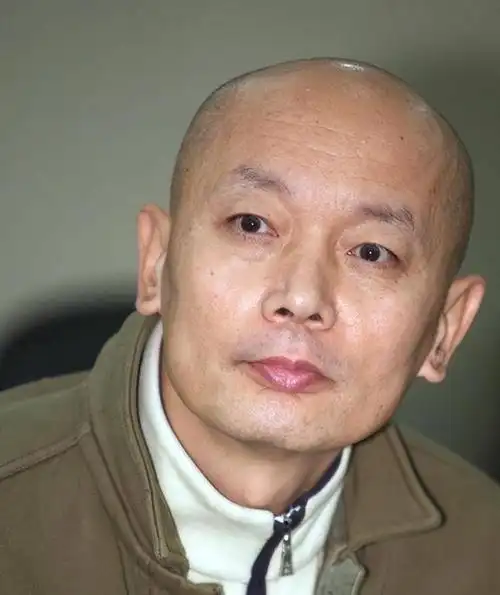 演艺圈4位深情老戏骨,个个与原配相守到老,有一对已相识62年|葛优