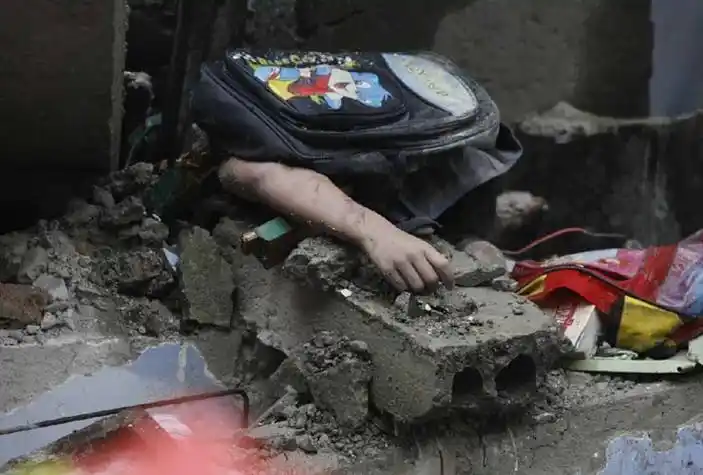 图文阅读:灾情直击--汶川大地震 - 大千世界 - 可可英语