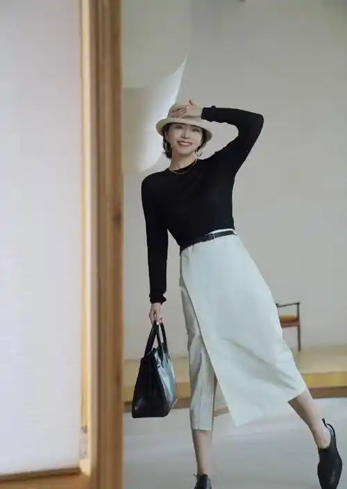 原创又被三木美到了这几组春夏色彩穿法每套都不简单