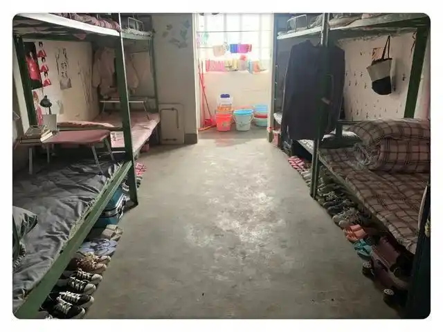 严肃就寝纪律 强化习惯养成——蓬安中学宿舍纪律,卫生专项治理活动