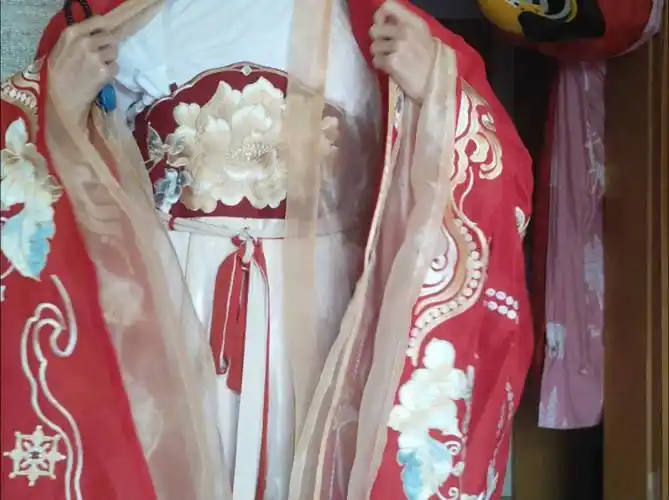 男生穿女生汉服逛商场会发生什么?西安红庙坡大观园