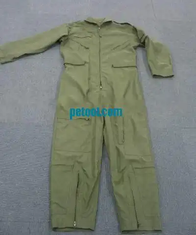 国产军绿色连体阻燃飞行服