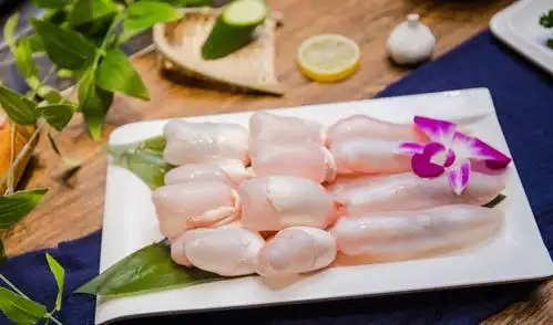 这家火锅店居然往锅底里倒茶,竟然还说自己不是中年油腻?