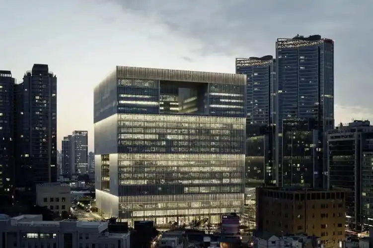 国际企业总部写字楼装修简洁利落又不失个性好设计不过如此