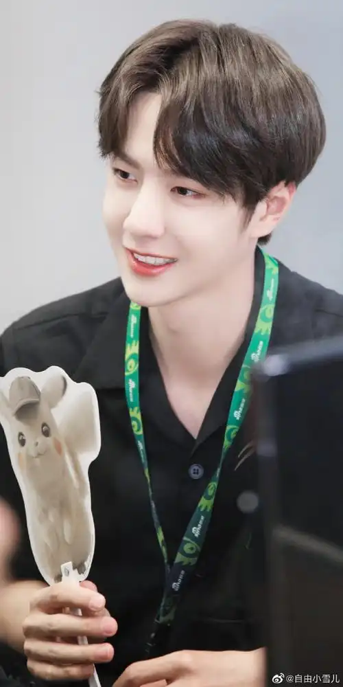 王一博这就是街舞4#wyb#王一博这就是街舞#奶萌奶萌的,既温暖治佑又