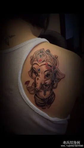 后背招财象纹身图案