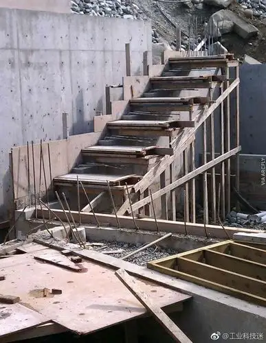悬挑楼梯施工