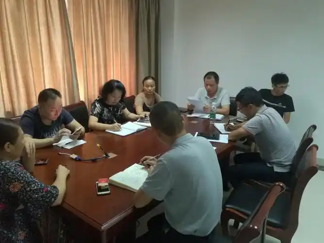 上饶县商贸流通管理办公室召开安全生产专题会议