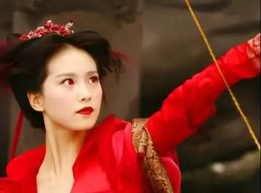 但她还有另一件一模一样的衣服,只不过颜色不同而已,那就是在龙葵黑化