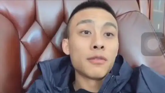 快手洋洋洋借钱900万破产将退网受不了被催债感觉卖掉两辆豪车