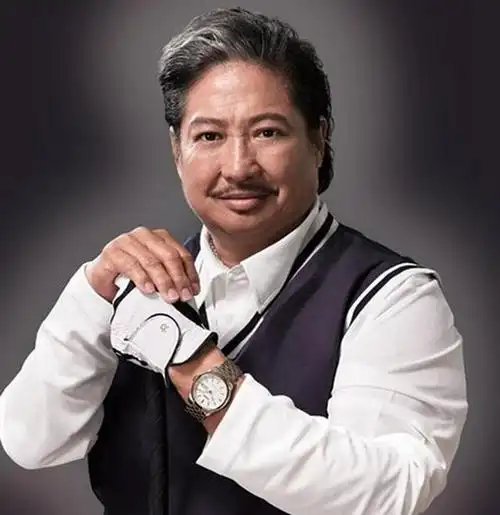 瘦身成功后的洪金宝现身开机仪式,再现电影中经典形象