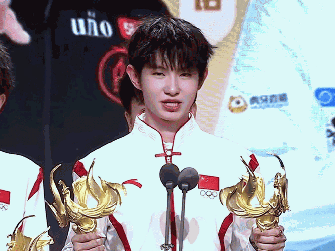 是亚运金牌射手,是王者荣耀第一个射手fmvp,也是国家级期刊认可的年度