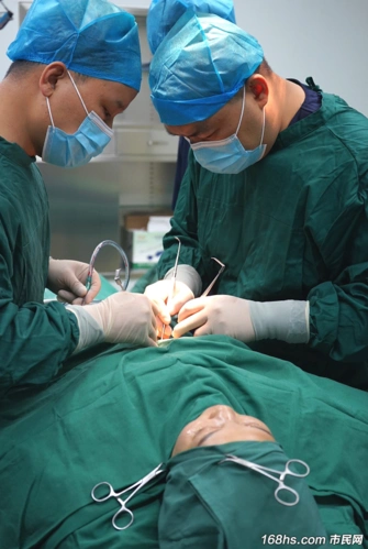 院长天团出战!宜美论坛鼻整形实战手术直播进行中!