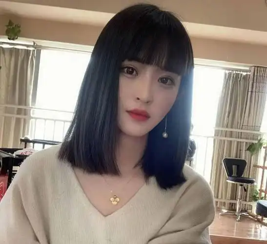 瘦长脸适合什么发型?显脸小的发型有哪些?-图1