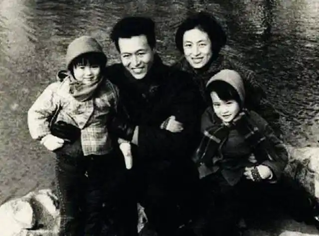 著名艺术家朱曼芳近照曝光,气韵犹存,是达式常首位银幕恋人