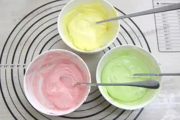 搅拌均匀调成想要的颜色