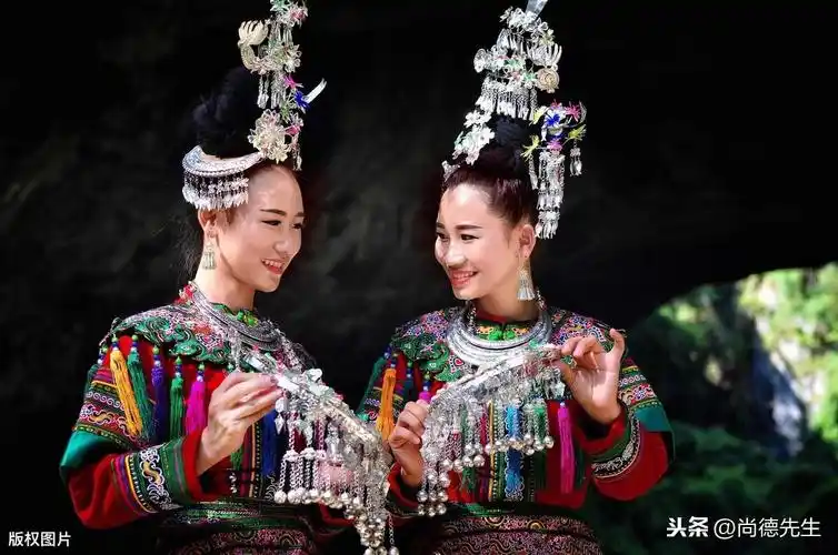 各个少数民族的服饰与饮食习惯,56个民族的风土人情和风俗习惯