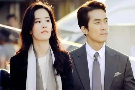 回顾刘亦菲宋承宪这段感情,也许"一厢情愿"的爱情,注定不长久