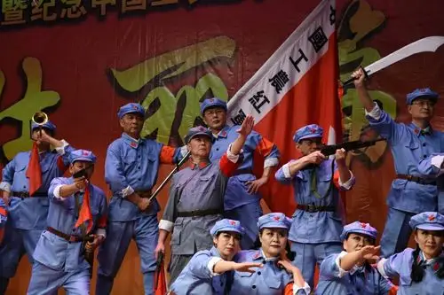 南国花城颂红军