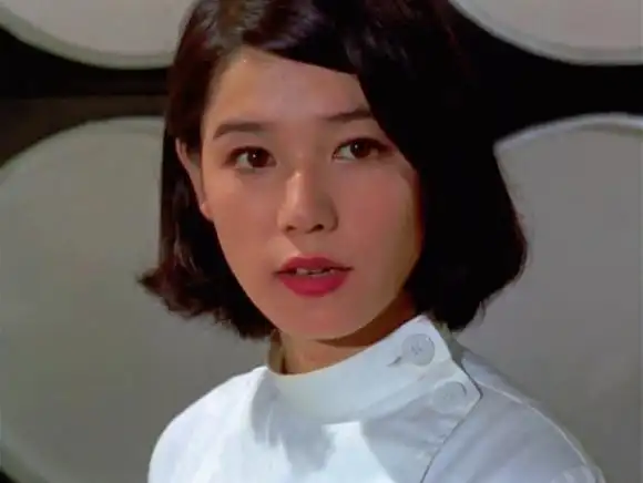 赛文奥特曼 女主扮演者从2楼跌落,头部受到重击,希望早日康复