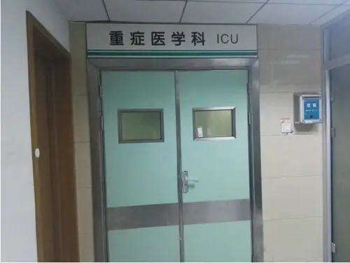 潞河医院icu病房.(北京时间记者王涛摄)