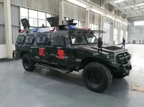 武警专用突击车东风猛士虽然是一款军用版本的越野车,但他不光应用在