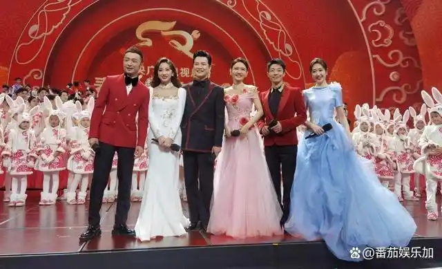 沿用春晚6人阵容!任鲁豫成央视"门面"