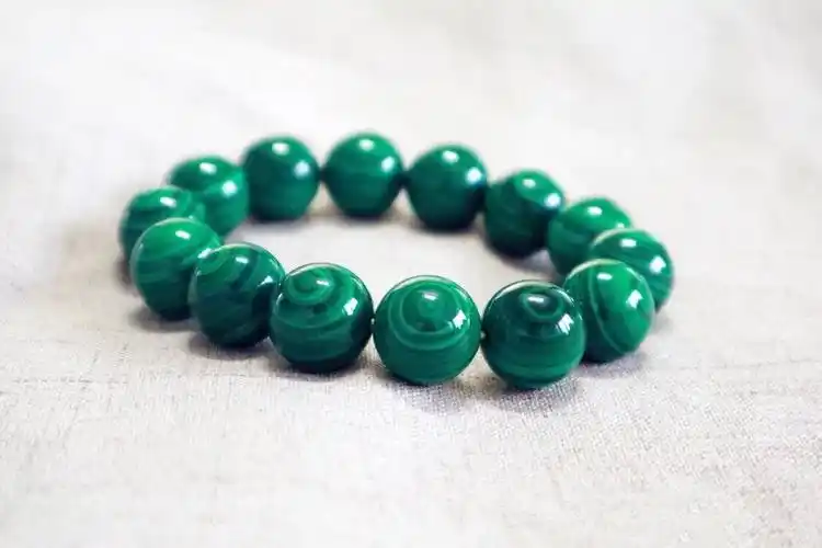 浅谈孔雀石的功效作用!佩戴禁忌!