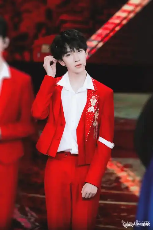 我这不就带着贺峻霖来啦!