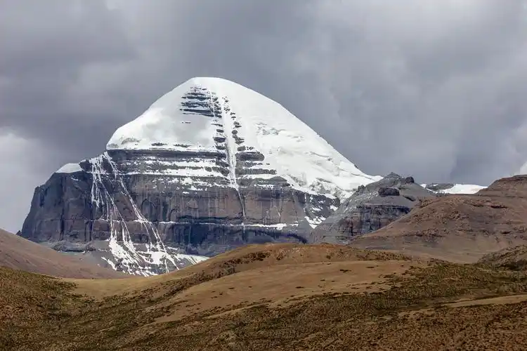 普兰冈仁波齐峰