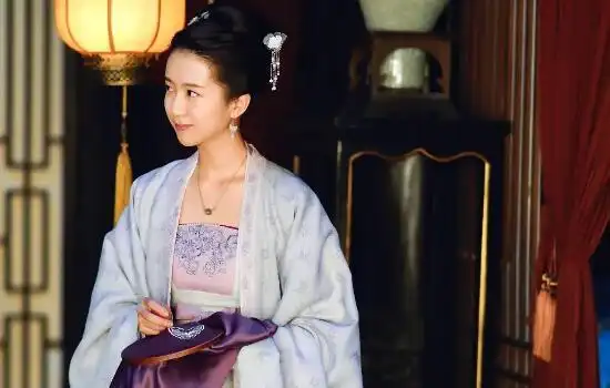 在《清平乐》中的苗心禾是宋仁宗的苗贵妃,但是宋仁宗并不喜欢苗心禾