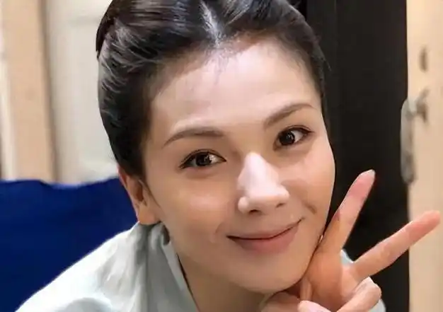 刘涛到底长啥样看清她起床素颜照后网友满脸沧桑太真实