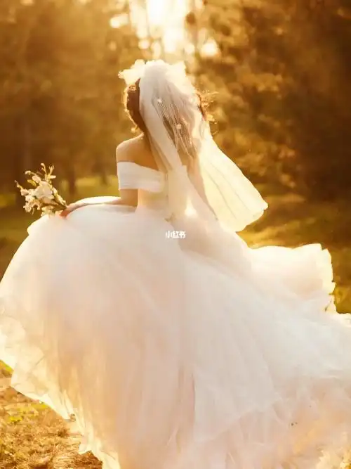 这种不露脸的高级艺术感婚纱照我太爱了