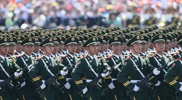 2019年国庆大阅兵中国军队新一代191枪族闪亮登场,惊艳了一众军迷.