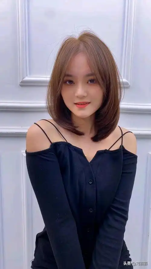 瘦脸的同时又显得很迷人,大脸姐妹一定不要错过让你变美的好发型