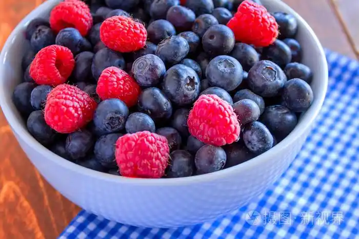 新鲜采摘有机蓝莓