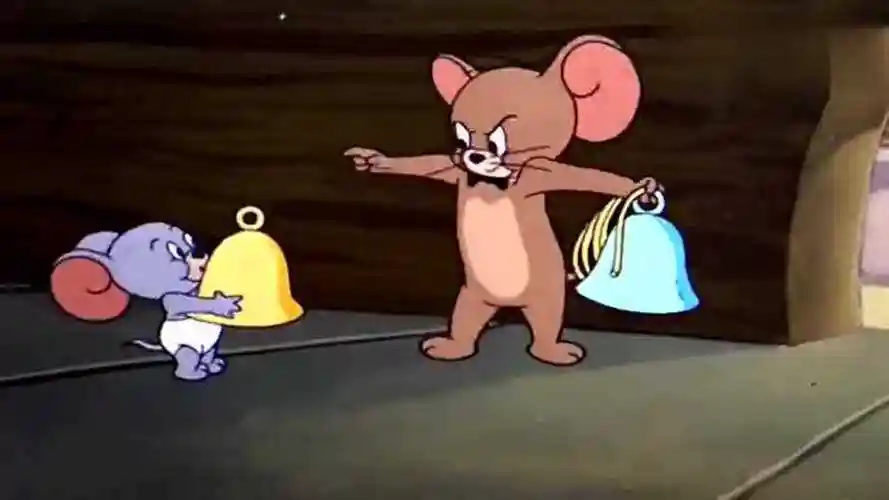 汤姆配合杰瑞系铃铛,等它系完之后,抓住就是一顿打