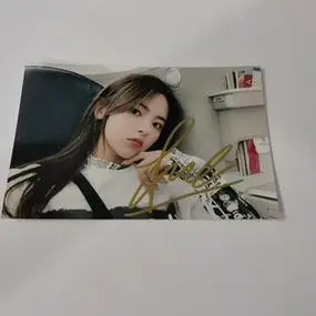 【杨超越亲笔签名照片杨超越亲签宣传照片】出杨超越亲笔签名照片