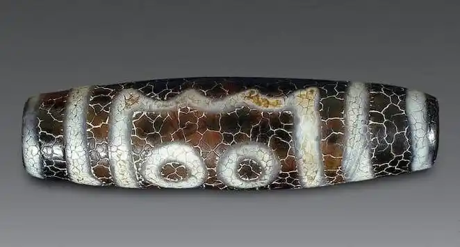 天珠是怎么形成的来欣赏下顶级天珠什么样吧