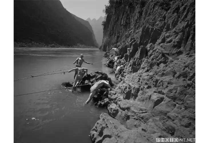 颜正华作品最后的纤夫