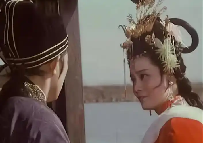 怒沉百宝箱的杜十娘,为何宁愿自毁也不嫁富商孙富,原因太意外了