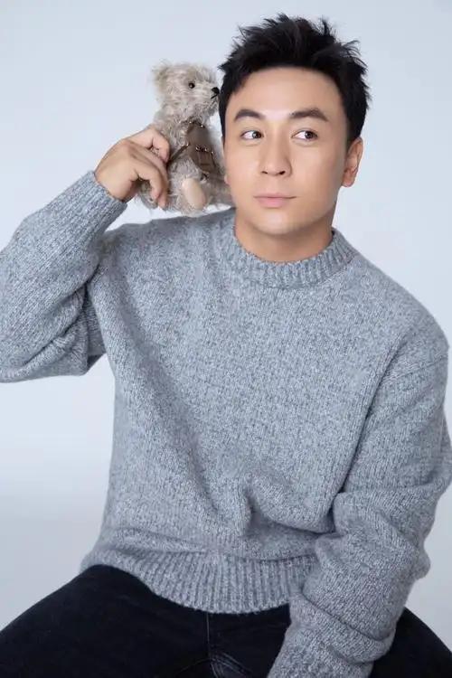 释小龙时尚造型 简约别致!