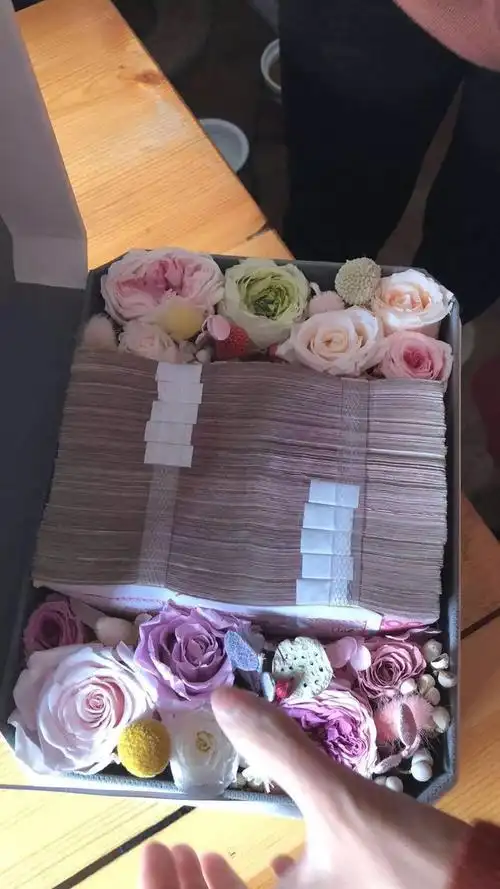 so,我已发朋友圈,@我老公,明年的今天礼物请参照此图