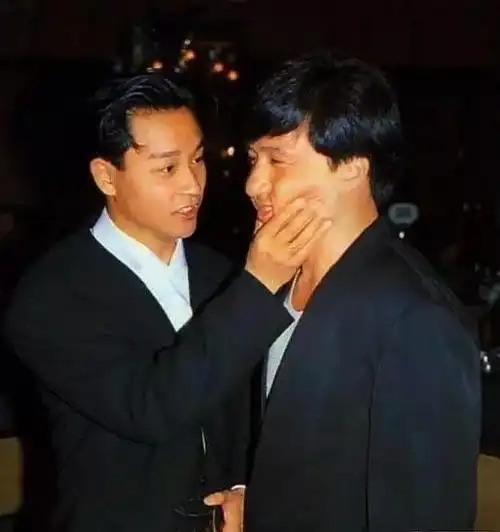 香港巨星珍贵绝版合影,最后一张绝了!