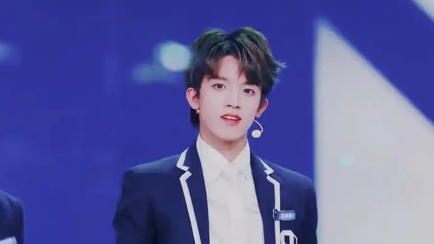 孙亦航青3大厂纪念上传者:草莓沙拉酱19392021-07-22视频简介发行时间