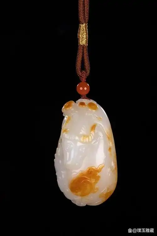 和田独籽 "牛"转乾坤 玉雕大师范同生作品