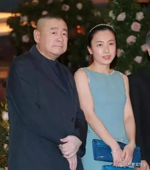 富豪刘銮雄:身价近千亿,和多名女星传过绯闻,最终和甘比结婚
